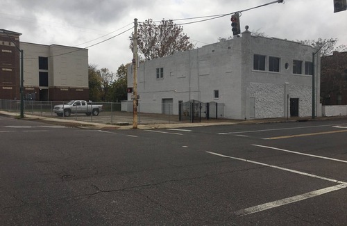 Downtown Memphis Condo | HUGE 5000 sqft condo - 2 blocks Beale, 10 beds 2king & 8queen, 3 bath, prkng lot