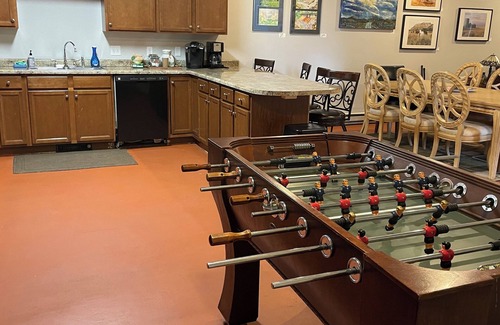 Minot Apartment | Huge Historic Downtown Minot 3bd Apartment