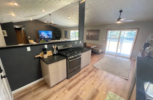 Machesney Park House | Huge house for large groups! Basketball court, arcade, putting green.4 bathroom