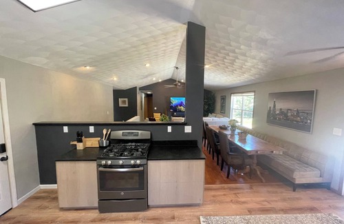 Machesney Park House | Huge house for large groups! Basketball court, arcade, putting green.4 bathroom