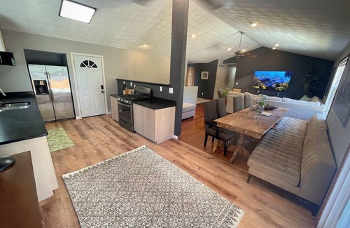 Machesney Park House | Huge house for large groups! Basketball court, arcade, putting green.4 bathroom