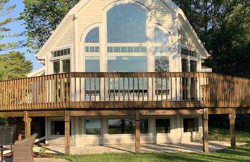 Hartford House | Huge lake house on Pike Lake.