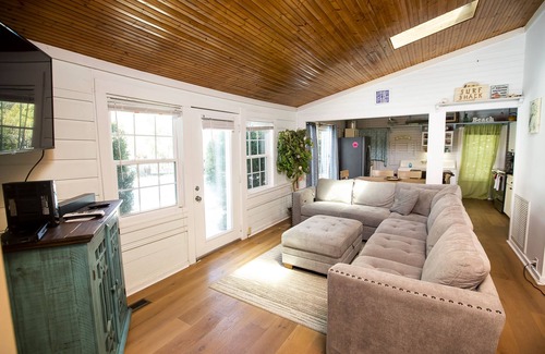 Isle of Palms House | ~HUGE TROPICAL POOL WITH NEW ROOFTOP DECK! AMAZING VIEWS! Pet Friendly!