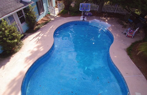 Isle of Palms House | ~HUGE TROPICAL POOL WITH NEW ROOFTOP DECK! AMAZING VIEWS! Pet Friendly!