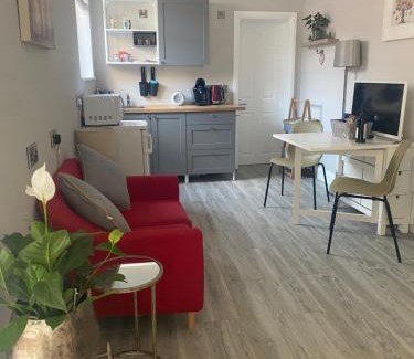 Bray Apartment | Hugo Mews Bright Studio Apartment