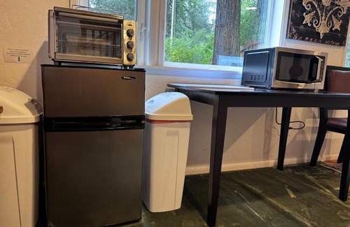 Jacoby Creek House | Humboldt Haven- Gorgeous Home for 10 w Gardens, Firepits, Forest & Bay Views