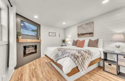 Bryant House | Hummingbird Cabin with a private hot tub