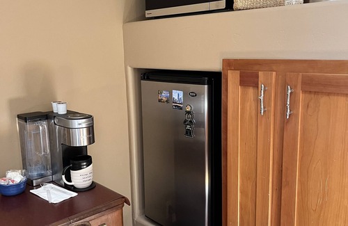 Willow Glen Apartment | Hummingbird Hideaway cozy private studio in charming Willow Glen, San Jose, WiFi