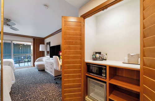 La Playa Hotel | Humphreys Half Moon Inn