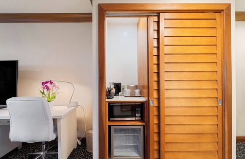 La Playa Hotel | Humphreys Half Moon Inn