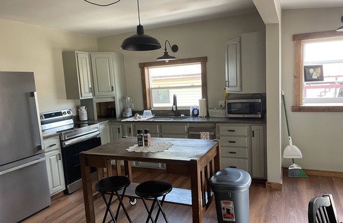 Forsyth House | Hunter’s Den & Beyond