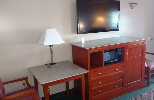 Waynesboro Hotel | Hurricane Inn