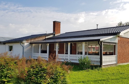 Stollet Villa | Hus Klarälven on river Klarälven with office for business, pet friendly