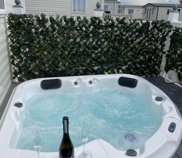 Rampton Other | Hutchinson's Willerby Kelston with Hot tub