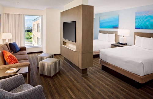Florida Center Hotel | Hyatt House across from Universal Orlando Resort