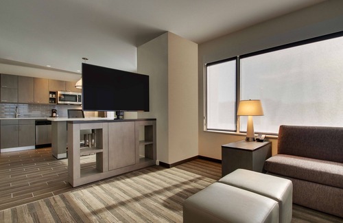 Oak Brook Hotel | Hyatt House Chicago Oak Brook