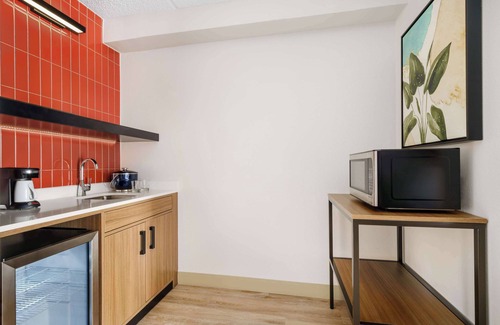 Florida Center Hotel | Hyatt Place across from Universal Orlando Resort