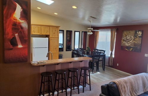 Page House | I Deal Lake Powell Home 3BR, Jacuzzi, BBQ & Firepit