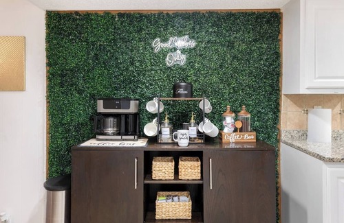 North Raleigh House | I Luv June Deal –25% Off 4BR Deck Oasis | Sleeps 9