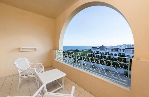 Yasmine Hotel | Iberostar Waves Averroes