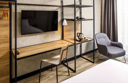 Bourgoin-Jallieu Hotel | Ibis Bourgoin Jallieu Medipole