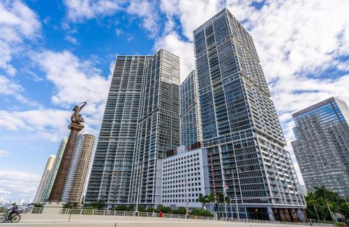 Downtown Miami Apartment | Icon brickell 1 bed 1 bath residence