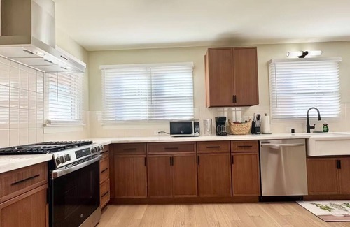 San Jose House | Iconic 2BR Bungalow Short Walk to SJSU + Parking