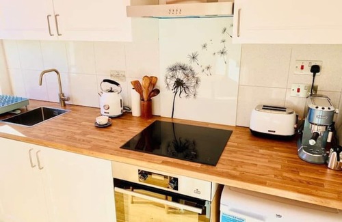 Holland Park Apartment | Ideal 1Bed in Holland Park/Olympia/Kensington W14