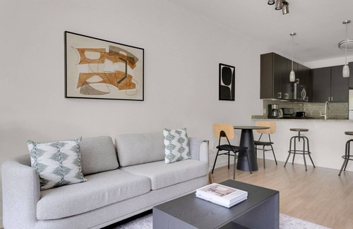 Assembly Square Apartment | Ideal Assembly Row 1BR w/Gym, W/D, near Assembly T stop, by Blueground