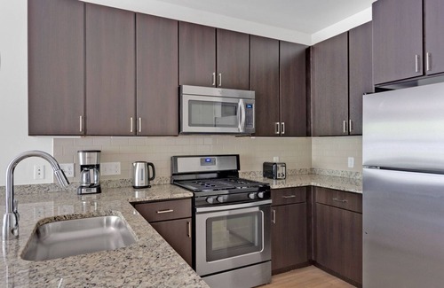 Assembly Square Apartment | Ideal Assembly Row 1BR w/Gym, W/D, near Assembly T stop, by Blueground