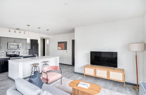 Northeast Bellevue Apartment | Ideal Bellevue 2BR w/BBQ, Gym & W/D, walkable area, by Blueground