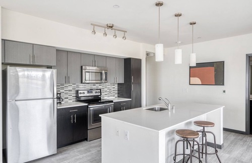 Northeast Bellevue Apartment | Ideal Bellevue 2BR w/BBQ, Gym & W/D, walkable area, by Blueground