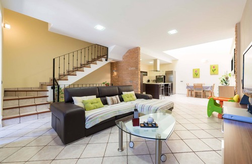 Cruce de Arinaga House | Ideal duplex with wifi and terrace, (happy house)