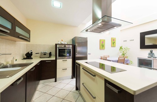 Cruce de Arinaga House | Ideal duplex with wifi and terrace, (happy house)