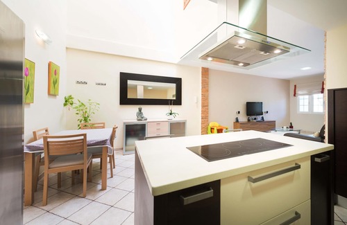 Cruce de Arinaga House | Ideal duplex with wifi and terrace, (happy house)