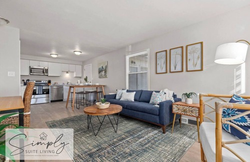 Appleton House | Ideal for long stays 2BR + Garage