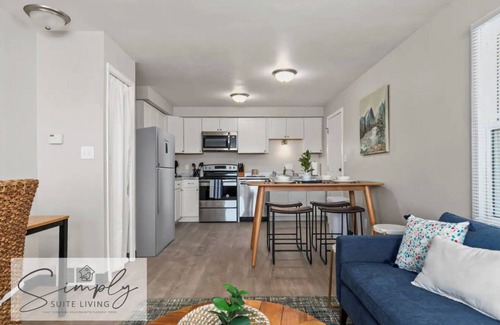 Appleton House | Ideal for long stays 2BR + Garage