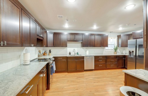 Inman House | Ideal for Reunions & Retreats: Brooks Getaway!