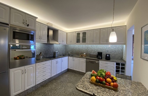 Santa Luzia House | Ideal house for families, with clear sea view