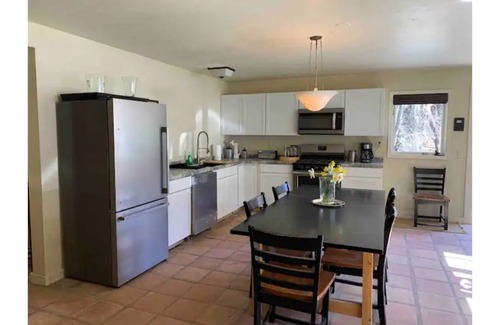 Shenandoah Valley Cabin | Idyll Acres Charming Wine Country Farmhouse