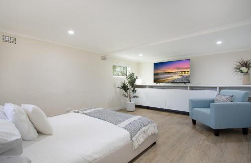 Dee Why House | Idyllic 4-Bed Home With Alfresco Area Near Beach