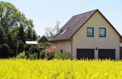 Loissin House | Idyllic apartment near the beach on the Greifswalder Bodden