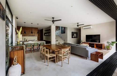 Tulum City Center Apartment | Iguana Jungle Paradise Villa Beach Club Access