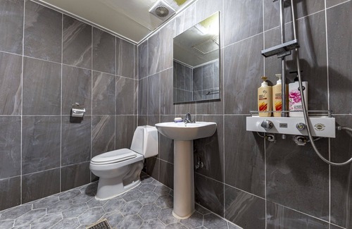 Yonggon Hotel | Iksan Tubucktel Mohyeon Branch