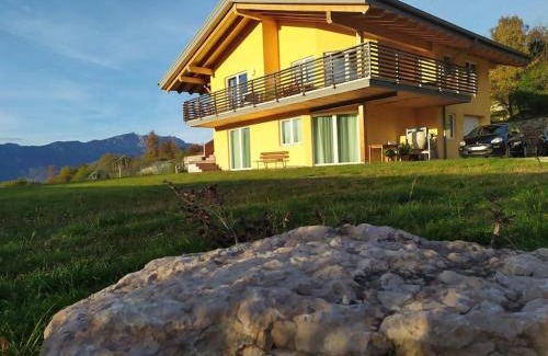Trambileno Apartment | Il Biancospino Appartamento in Villa