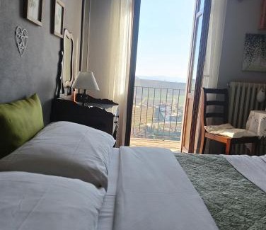 Castellinaldo Bed & Breakfast | Il Borgo B&B