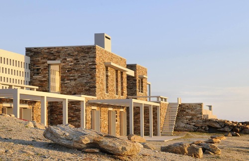 Milopotas Villa | Iliaktida- A beam of Sunshine