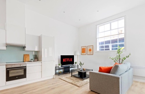 Newark Apartment | Immaculate Apartment | Perfect for Contractors!