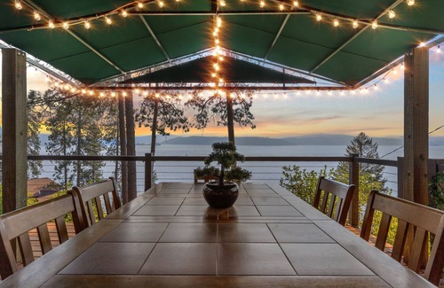 Coeur d'Alene House | Immaculate CDA Lake Views