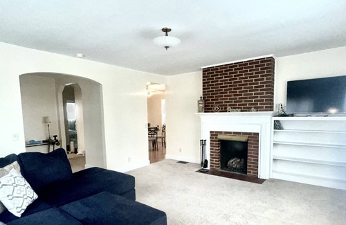 Seneca House | Immaculate Home near Ram Cat Alley